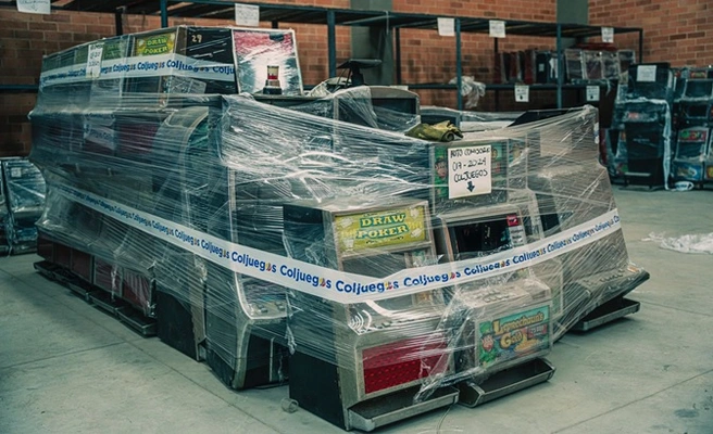 574 m&aacute;quinas tragamonedas, bingos y m&oacute;dulos de apuestas en l&iacute;nea fueron destruidos por Coljuegos